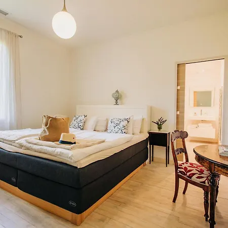 5 Bed - Sleeps 10 - Pets - Pool - Parking Vila Saint-Jean-Pla-de-Corts