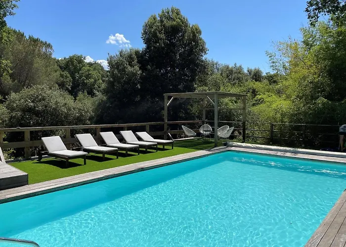 5 Bed - Sleeps 10 - Pets - Pool - Parking