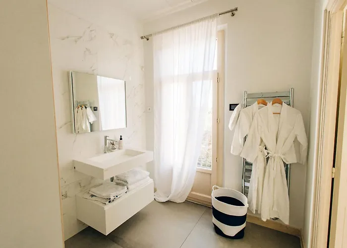 5 Bed - Sleeps 10 - Pets - Pool - Parking Saint-Jean-Pla-de-Corts