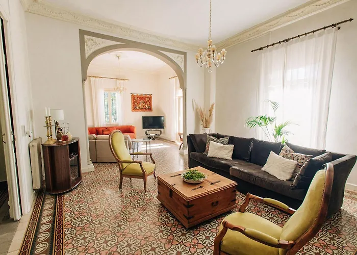 5 Bed - Sleeps 10 - Pets - Pool - Parking Villa Saint-Jean-Pla-de-Corts